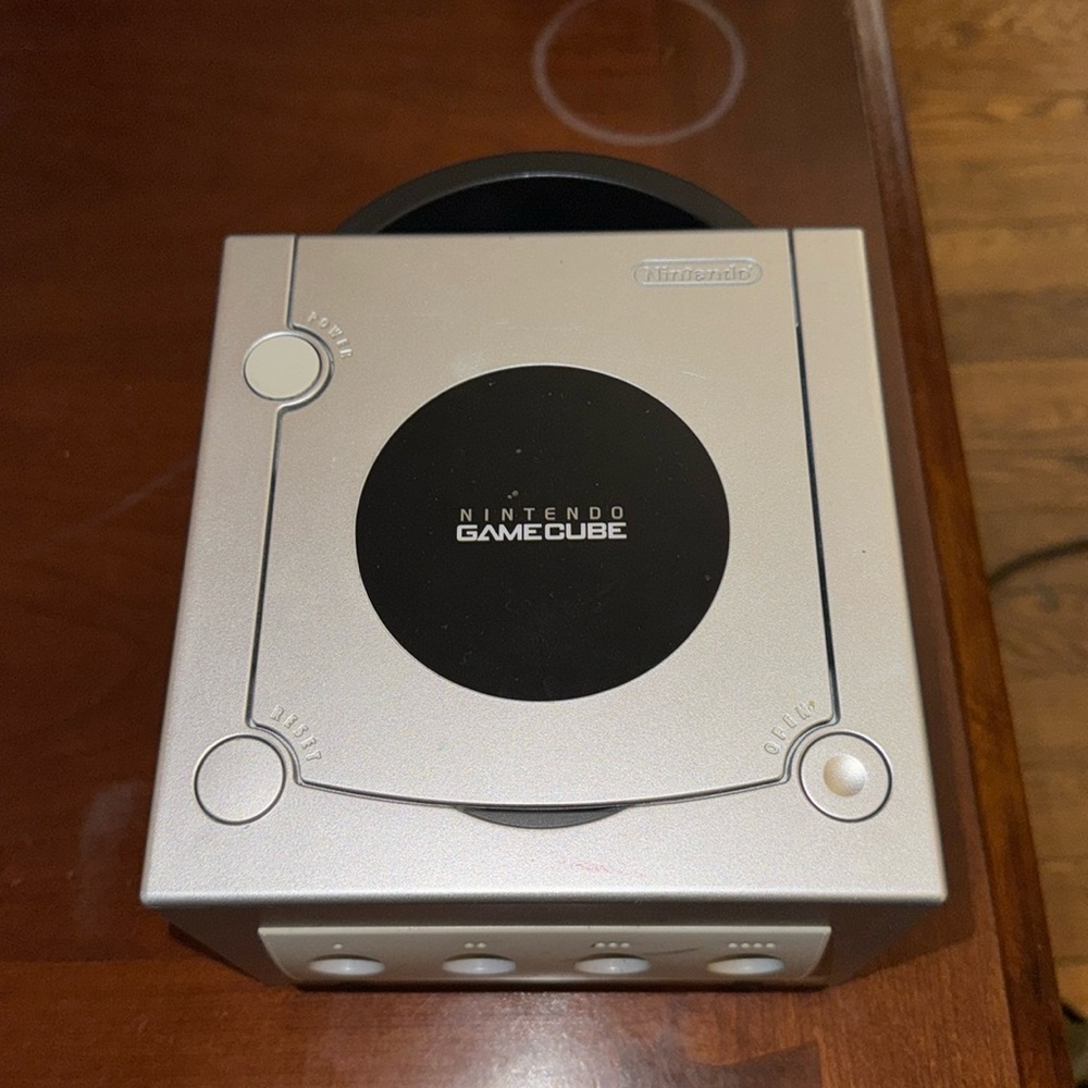 GameCube console - Picture 1 of 4